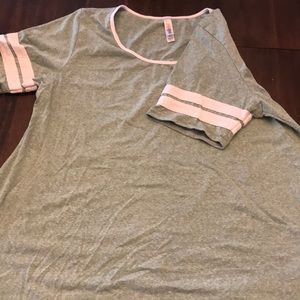 LuLaRoe XL Perfect T VGUC